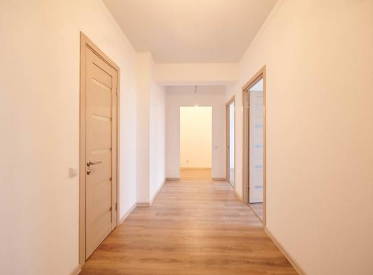 Квартиры и цены — Трехкомнатная квартира с отделкой — фото